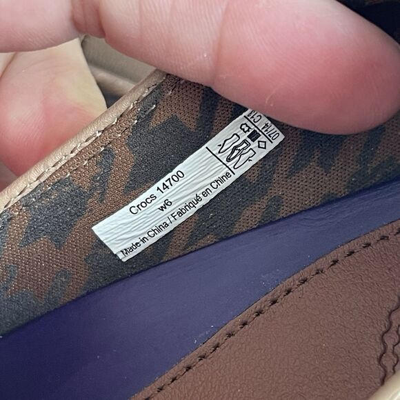 Crocs Women's A-Leigh Closed Toe Wedge Heels Size 6 Tan Beige Preppy - Picture 10 of 11